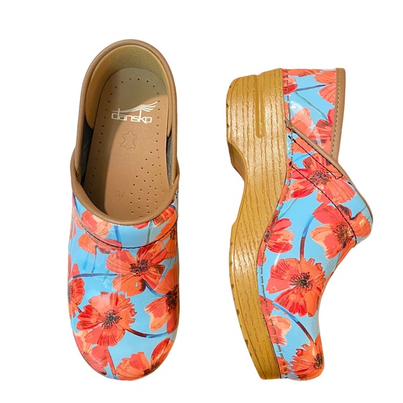 FINAL PRICE-Dansko New Women's Professional Clogs Poppies
Patent Leather - Picture 2 of 12